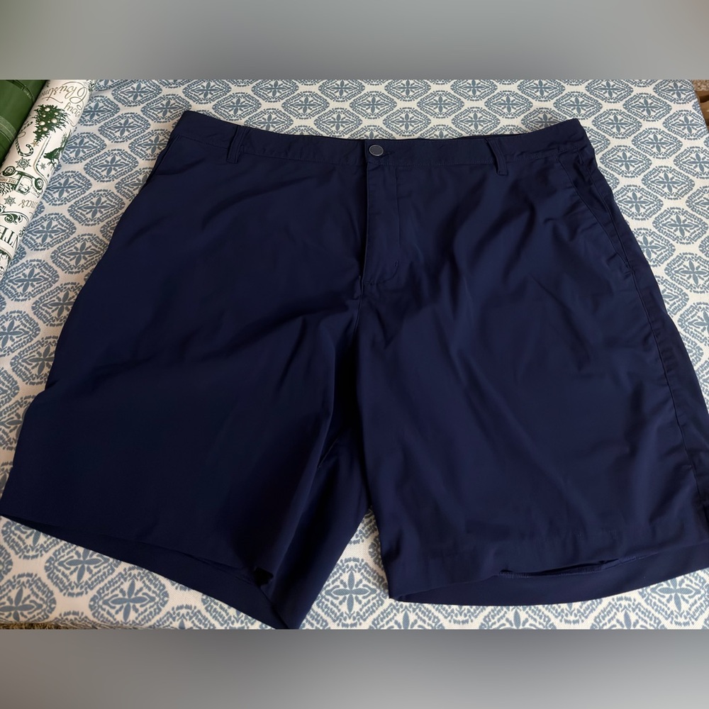 Rhône 8 inch resort shorts in Blue